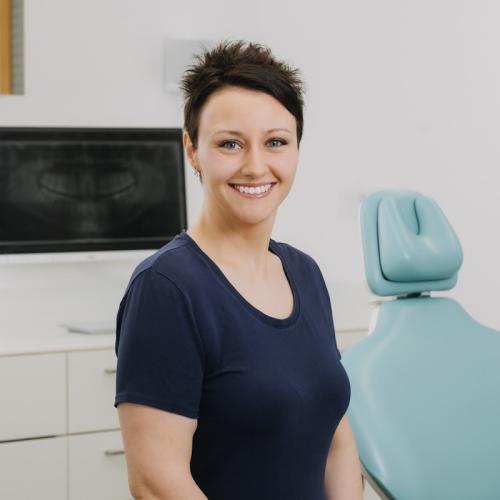 Natascha Meindl - Zahnmedizinische Fachangestellte in der Zahnarztpraxis Helmut Pongratz in Deggendorf